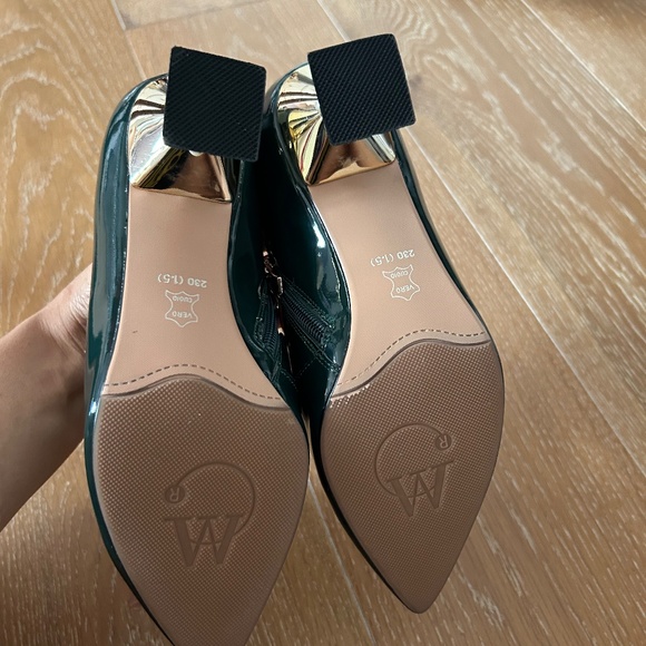 NEW Sexy Work Loafer Heels with Pearl Chain Accent (W5.5) - Picture 3 of 4